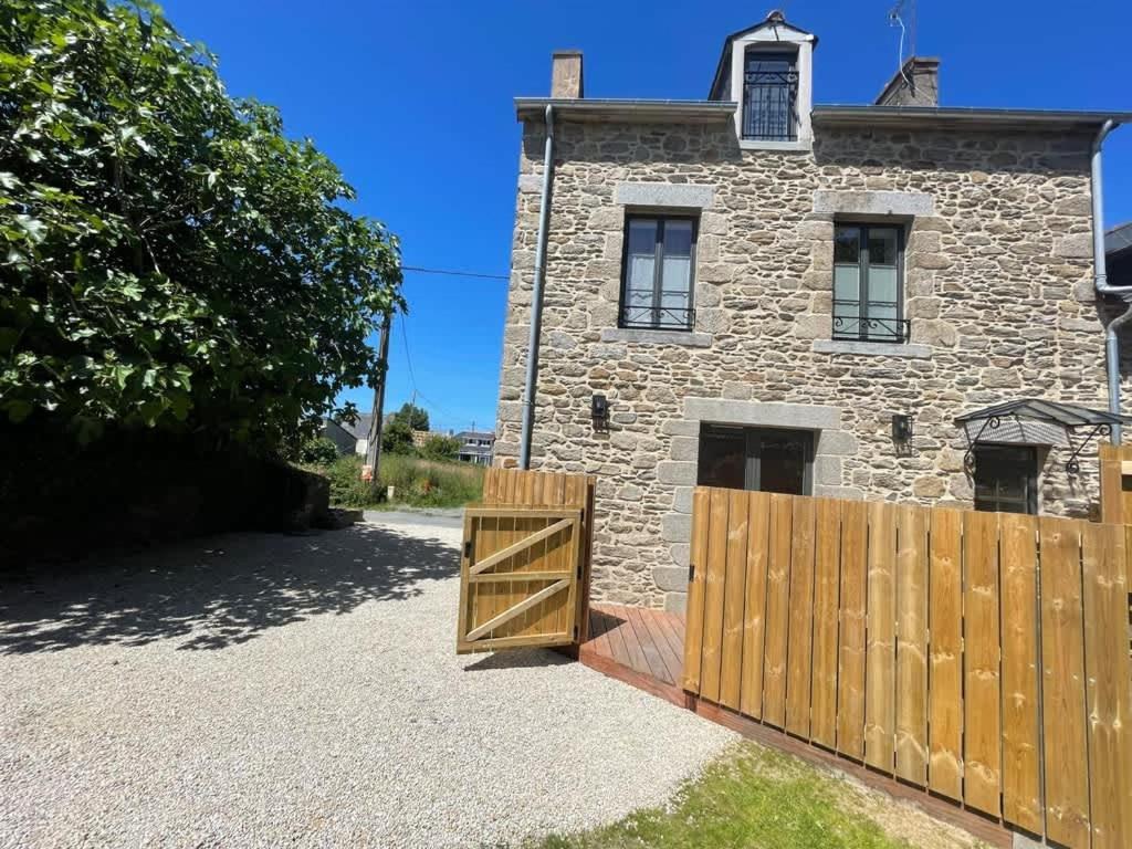 Le Rocher- Belle Maison De Charme -Jardin/Parking 康卡勒 外观 照片